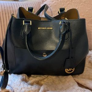 Black Michael Kors Crossbody Purse